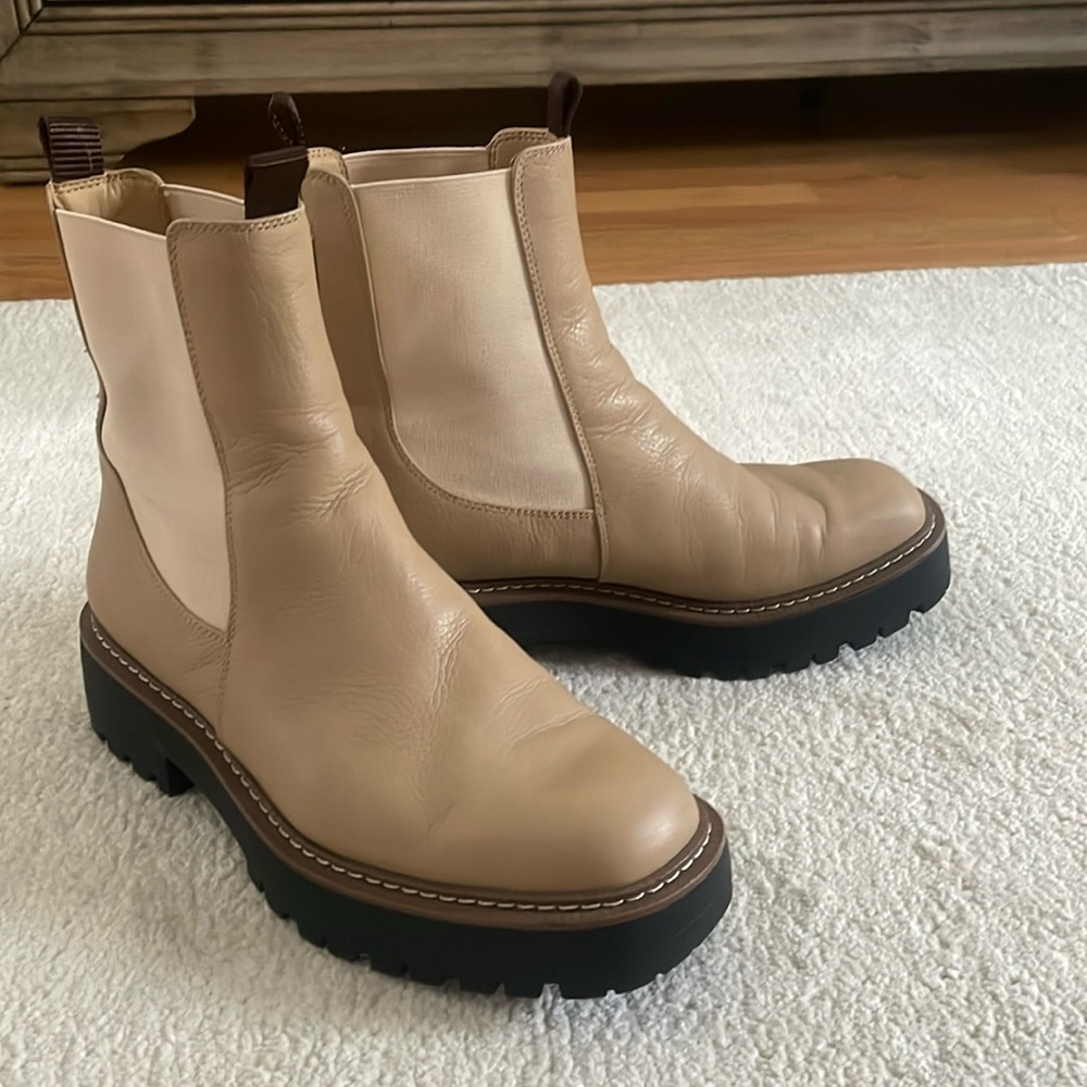 Sam Edelman Chelsea Boot- waterproof / leather / cream/tan size 7.5